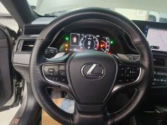 Lexus ES 200 Excellence Edition - ფოტო 10