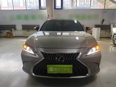Lexus ES 200 Excellence Edition - ფოტო 2