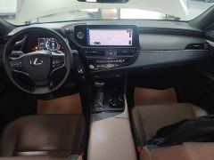 Lexus ES 200 Excellence Edition - ფოტო 9