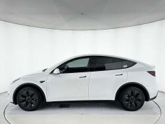 Tesla Model Y Long Range All-Wheel Drive - ფოტო 12