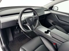 Tesla Model Y Long Range All-Wheel Drive - ფოტო 4