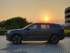 Volvo XC70 Plug-in Hybrid Two-Wheel Drive Long Range Core - фото 4
