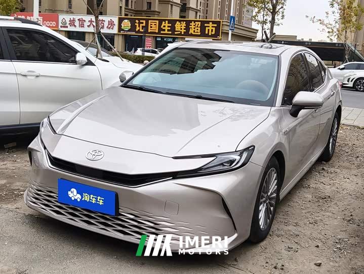 Toyota Camry Hybrid 2.0L HGVP Luxury