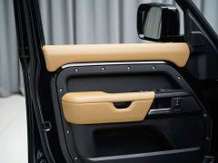 Land Rover Defender 110 3.0T P400 Dark Edition - photo 19