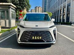 Buick GL8 Luzun Respect Edition - photo 2