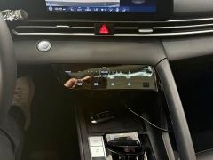 Hyundai Elantra 1.5L CVT Luxury - photo 13