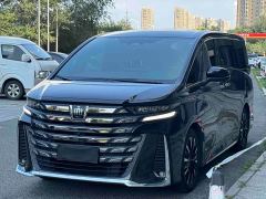 Toyota Vellfire Crown Hybrid 2.5L Executive Premier Edition - photo 3