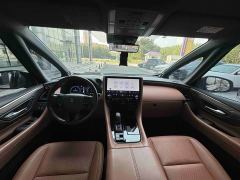 Toyota Vellfire Crown Hybrid 2.5L Executive Premier Edition - photo 9