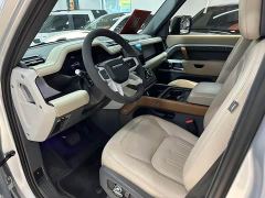 Land Rover Defender 110 P400 Dark Edition - ფოტო 11