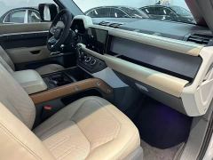 Land Rover Defender 110 P400 Dark Edition - ფოტო 12