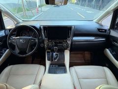 Toyota Alphard Hybrid 2.5L Premium Edition - фото 12