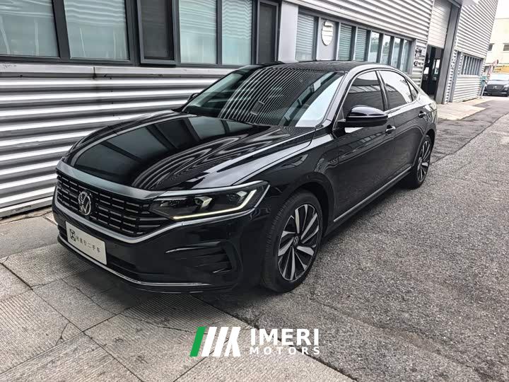 Volkswagen Passat 330TSI Elite - ავტომობილი ჩინეთიდან