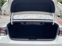 Hyundai Elantra 1.5L CVT Luxury - ფოტო 13