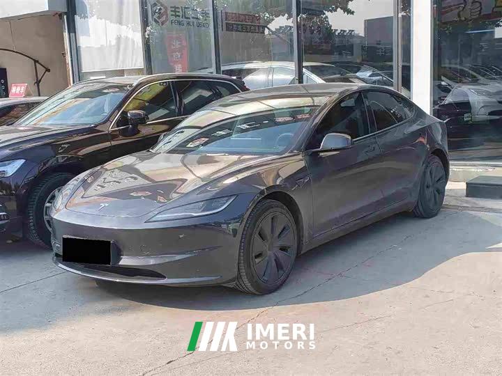 Tesla Model 3 Rear-Wheel Drive - автомобиль из Китая