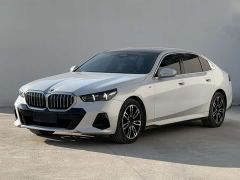 BMW 5 Series 525Li M Sport Package - ფოტო 1