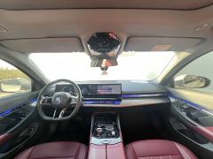 BMW 5 Series 525Li M Sport Package - ფოტო 5