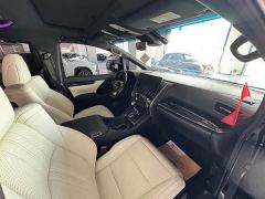 Lexus LM 300h 7-Seater Elegant Edition - фото 9