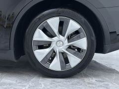 Tesla Model Y Standard Range RWD - ფოტო 13