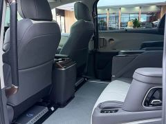 Toyota Sienna 2.5L Hybrid Luxury Edition - ფოტო 10
