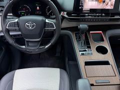 Toyota Sienna 2.5L Hybrid Luxury Edition - ფოტო 11