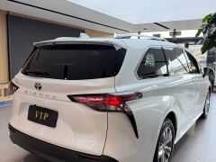 Toyota Sienna 2.5L Hybrid Luxury Edition - ფოტო 5