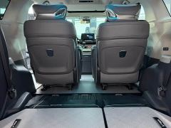 Toyota Sienna 2.5L Hybrid Luxury Edition - ფოტო 8