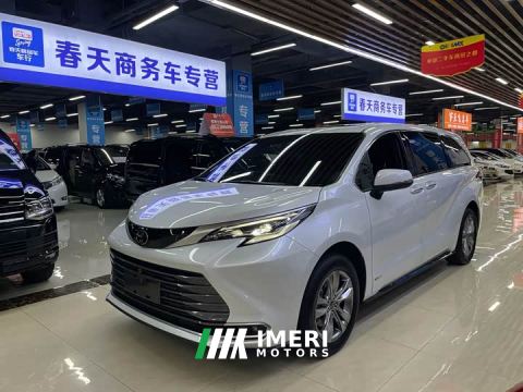 2024 Toyota Sienna 2.5L Hybrid AWD Premium - автомобиль из Китая
