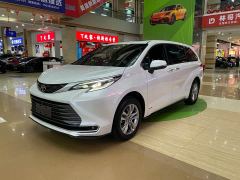 Toyota Sienna 2.5L Hybrid AWD Premium - ფოტო 2