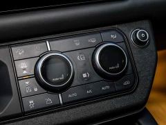 Land Rover Defender Facelift 90 3.0T P400 XS - ფოტო 16