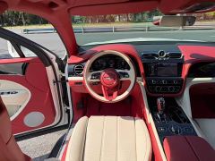 Bentley Bentayga 4.0T V8 Long Wheelbase - фото 10