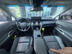 Toyota Harrier 2.0L CVT FWD Premium Edition - фото 6