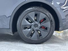 Tesla Model Y Rear-Wheel Drive - ფოტო 13
