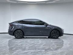 Tesla Model Y Rear-Wheel Drive - ფოტო 9