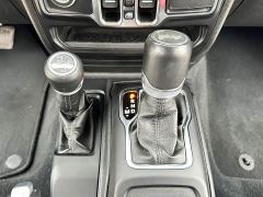 Jeep Wrangler 2.0T High Altitude Bahama Beach Pink Special Edition - фото 13