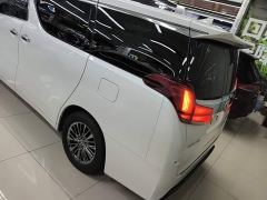 Toyota Alphard Hybrid 2.5L Luxury - photo 4