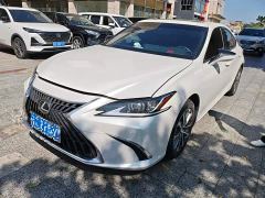 Lexus ES 260 Excellence Edition - ფოტო 1