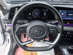 Hyundai Elantra 1.5L CVT Luxury - ფოტო 10