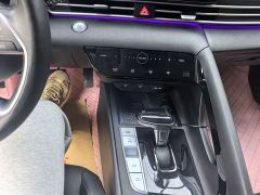 Hyundai Elantra 1.5L CVT Luxury - ფოტო 11