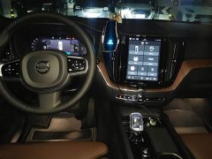 Volvo XC60 Recharge T8 AWD Long Range Plus Luxury - ფოტო 10