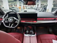 BMW 5 Series 525Li M Sport Package - ფოტო 8