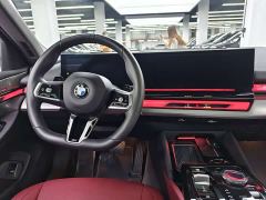 BMW 5 Series 525Li M Sport Package - ფოტო 9