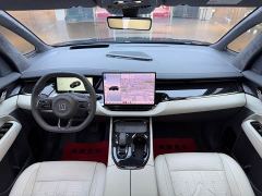 Zeekr 009 Seven-Seat Aisle Version AWD 108kWh - photo 14