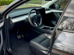Tesla Model Y Rear-Wheel Drive - ფოტო 4