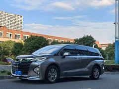 Toyota Sienna 2.5L Hybrid Comfort Edition - фото 1