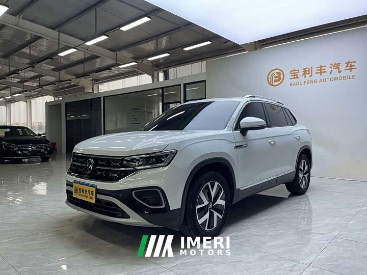 Volkswagen Taos 300TSI FWD Luxury Plus Advanced Edition - автомобиль из Китая