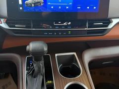 Toyota Sienna 2.5L Hybrid Luxury - photo 9