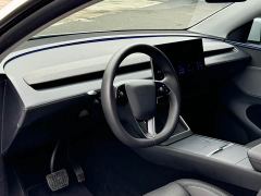 Tesla Model Y Rear-Wheel Drive - ფოტო 4