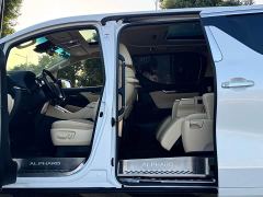 Toyota Alphard Hybrid 2.5L Luxury - фото 13