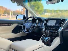 Toyota Alphard Hybrid 2.5L Luxury - фото 16