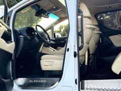 Toyota Alphard Hybrid 2.5L Luxury - фото 8